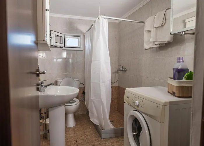 Elegant View * Charaki